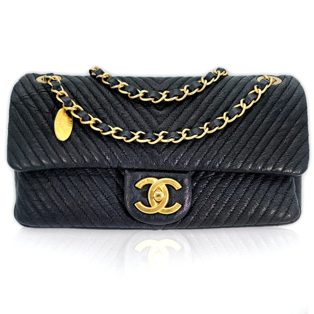 **SOLD** Medium Classic Flap Chevron In Surpique Black & Gold